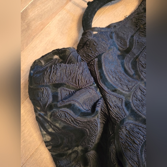 Ruffle Back Zipper Shirt - S - Picture 5 of 5